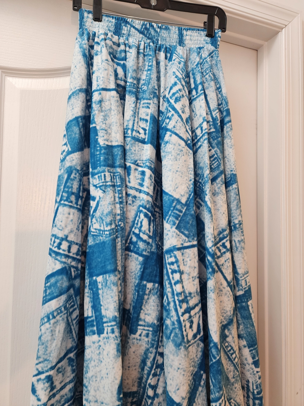NWT Ashley Stewart Blue Print Women's Elastic Waist Skirt-18/20
